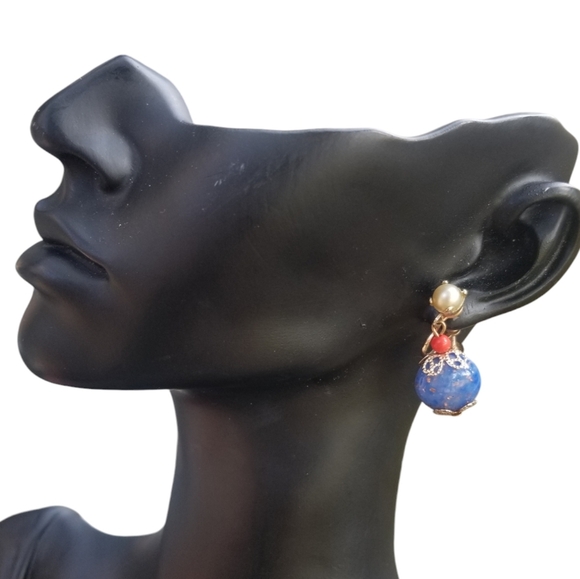 BARCLAY VINTAGE 1950s FAUX LAPIS LAZULI & PEARL DROP SCREW BACK STYLE EARRINGS - Picture 2 of 6